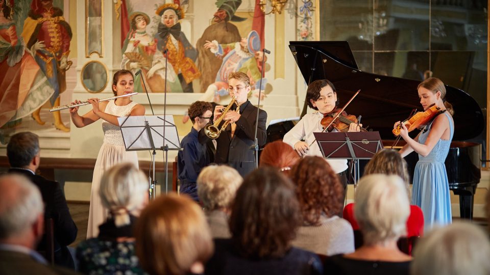 Laureates of Concertino Praga 2022 played the jingle Concertino Praha and thus opened the South Bohemia Festival