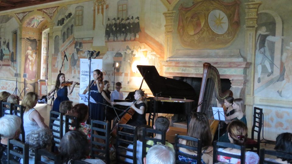 Znělka v podání laureátů Concertino Praga 2019