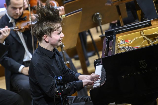 Český klavírista Adam Znamirovský zvítězil v sólové kategorii Concertino Praga 2023 | foto: Petra Hajská